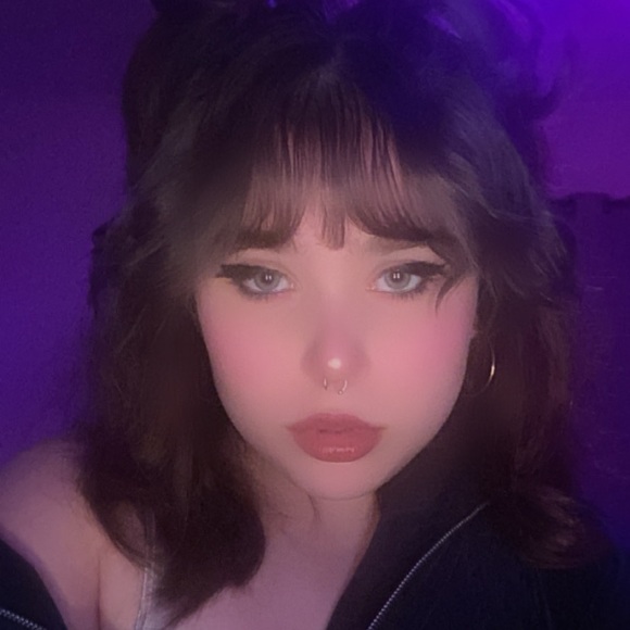 Meet your Posher, Riley - Picture 3 of 5